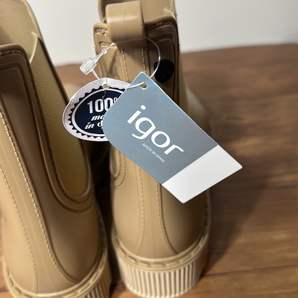 Igor | Round Toe Plain Beige Block Heels PVC Clothing Women’s Rain Boots - Picture 10 of 13